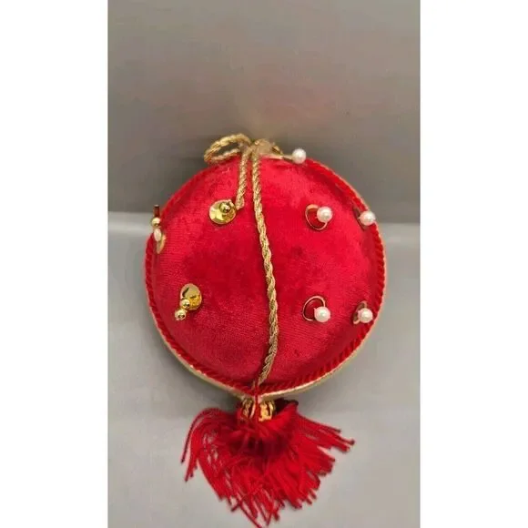 Lot of 4 Vintage Handmade Push Pin Beaded Ball Christmas Tree Ornaments - Picture 9 of 10